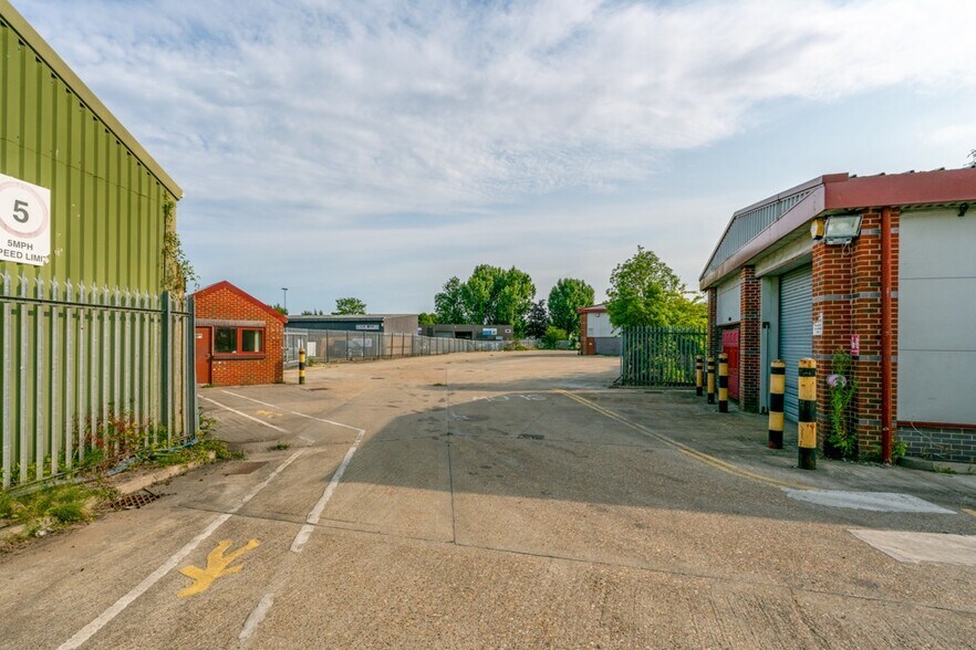 Building 3 South Rd, Hailsham en venta - Foto del edificio - Imagen 2 de 2