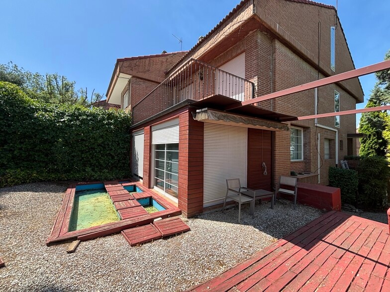Calle Cuatro Pinos, 33, Pozuelo de Alarcón, Madrid en alquiler - Foto del edificio - Imagen 3 de 28