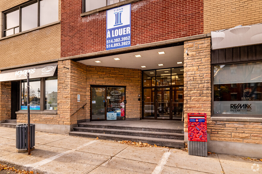 1255-1289 Boul Laird, Mont-Royal, QC en alquiler - Foto del edificio - Imagen 3 de 6