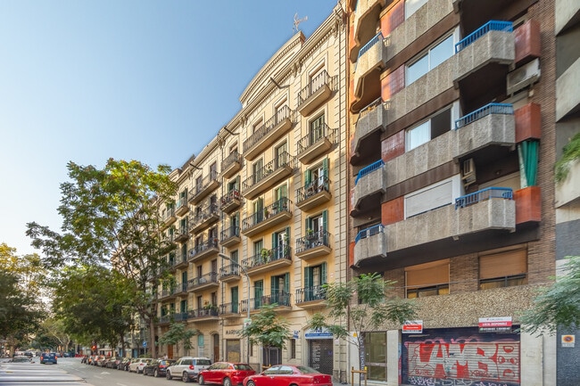 Más detalles de Carrer de Nàpols, 193, Barcelona - Edificio residencial​ en venta