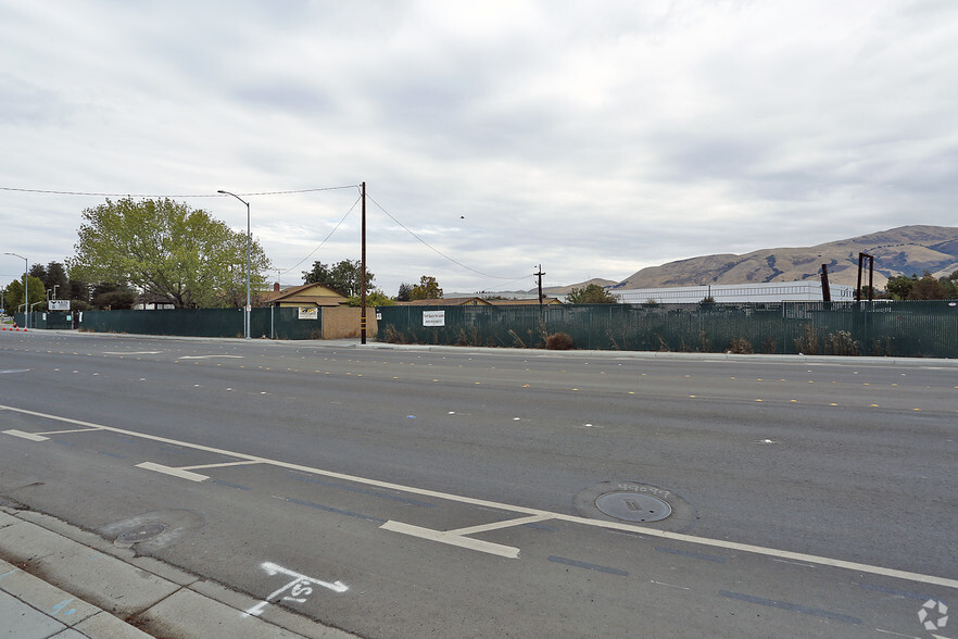 45846 Warm Springs Blvd, Fremont, CA en alquiler - Foto del edificio - Imagen 2 de 2