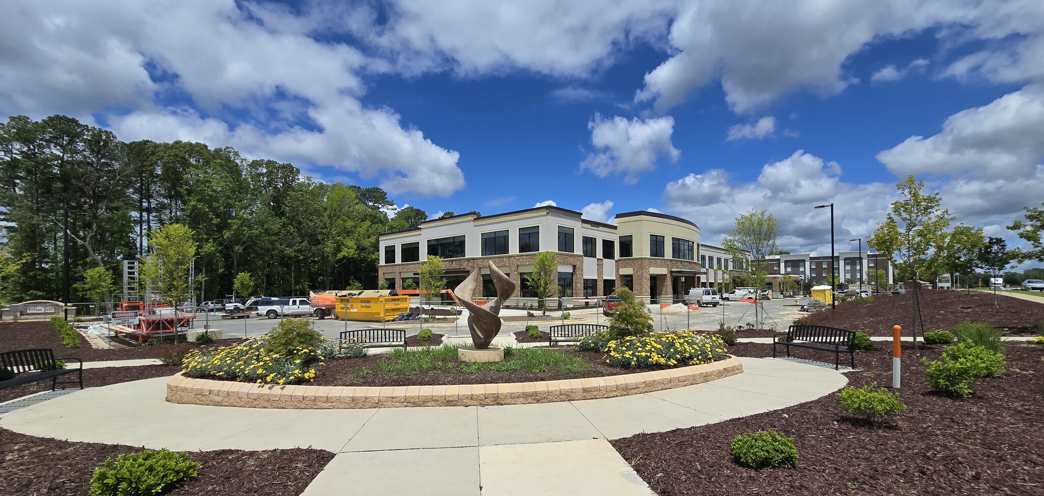 1070 S Main St, Holly Springs, NC en alquiler Foto del edificio- Imagen 1 de 27