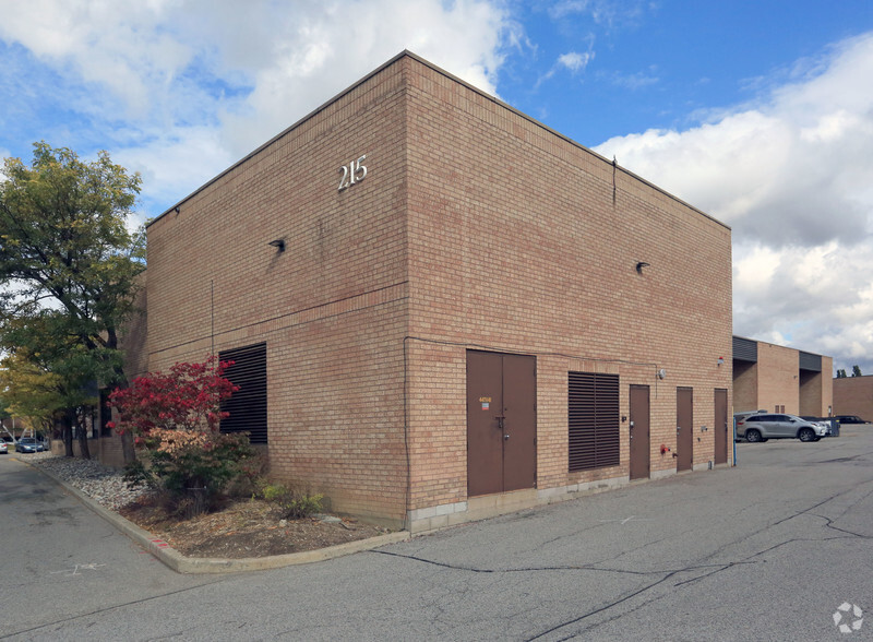 215 Shields Ct, Markham, ON en alquiler - Foto del edificio - Imagen 3 de 3