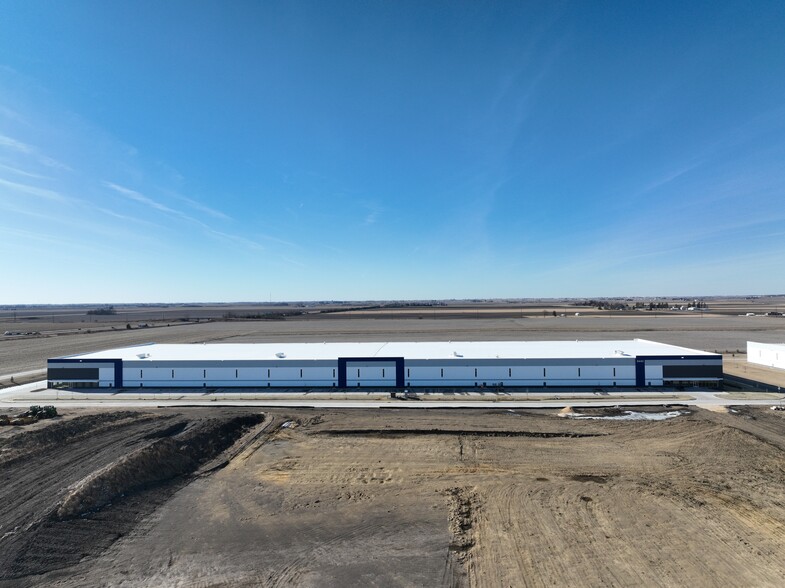 8730 Northwest Blvd, Davenport, IA en alquiler - Foto del edificio - Imagen 1 de 11