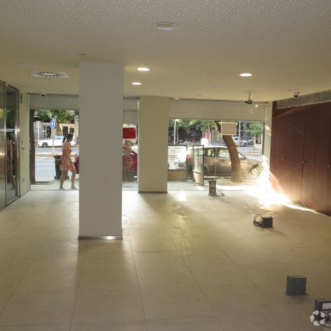 Calle de San Bernardo, 122, Madrid, MAD 28015 - Unidad Puerta DR - - Foto del interior - Image 2 of 28