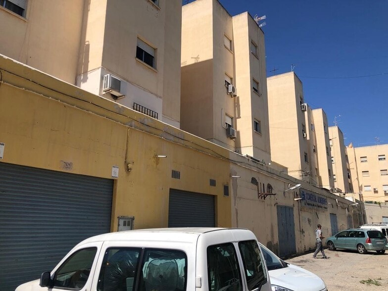 Local en Almería en venta - Foto del edificio - Imagen 2 de 8