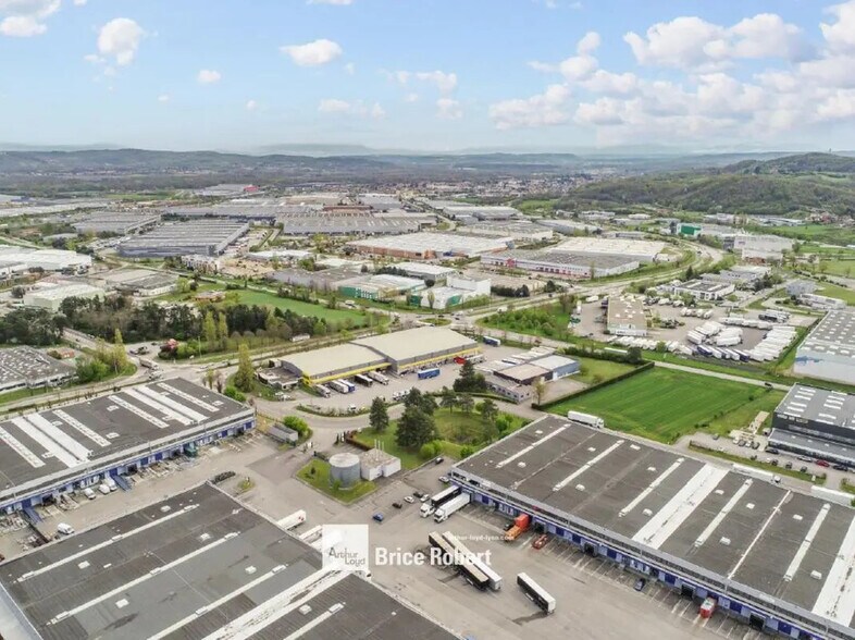 20 Rue Du Ruisseau, Saint-Quentin-Fallavier en alquiler - Vista aérea - Imagen 2 de 5