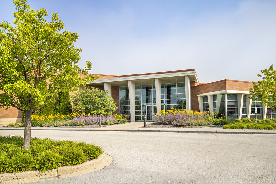 12080 N Corporate Pky, Mequon, WI en alquiler - Foto del edificio - Imagen 3 de 14