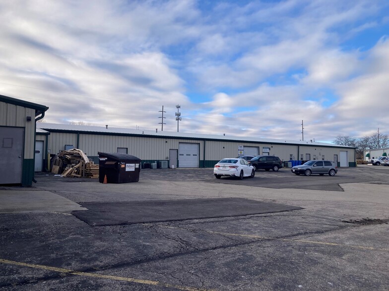 806 S Division St, Waunakee, WI en venta - Foto del edificio - Imagen 2 de 5