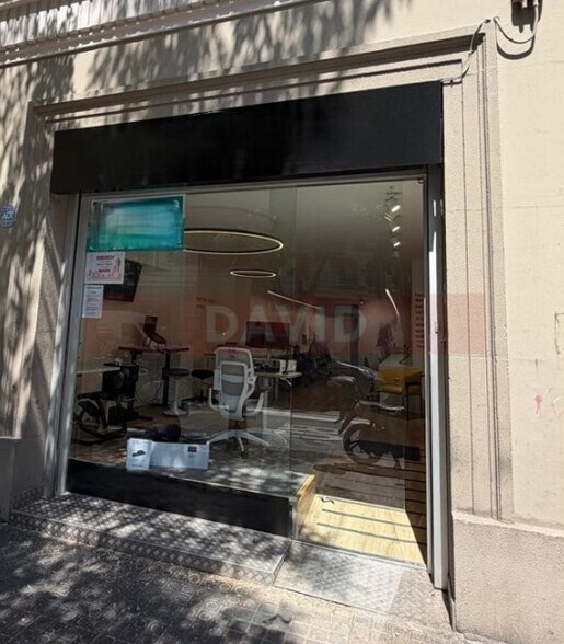 Local en Barcelona, Barcelona en alquiler - Foto del edificio - Imagen 2 de 2
