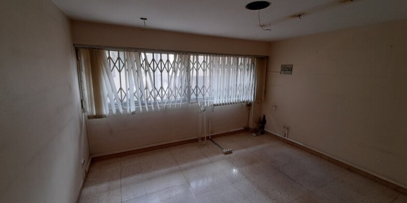 Lleida, LER 25008 - Unidad 01 -  - Foto del interior - Image 2 of 7
