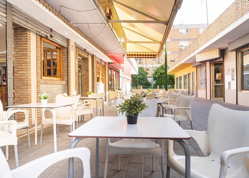 Calle Puerto de Portalet, 5, Sevilla, Sevilla en venta - Foto del edificio - Imagen 3 de 74