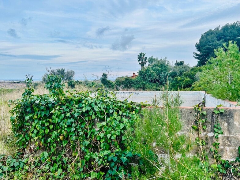Terreno en Vilanova i la Geltrú, Barcelona en venta - Foto del edificio - Imagen 1 de 8