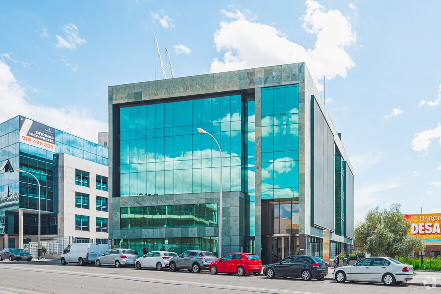 Calle de Juan Ignacio Luca de Tena, 6, Madrid, Madrid en alquiler - Foto del edificio - Imagen 3 de 6