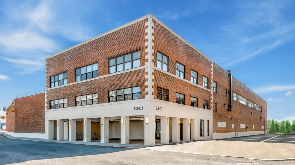 53-01 11th St, Long Island City, NY en alquiler - Foto del edificio - Imagen 1 de 7