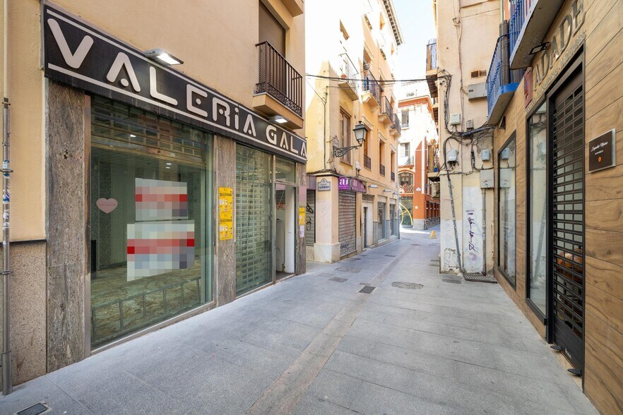Calle Cerrajeros, 1, Granada, Granada en venta - Foto del edificio - Imagen 2 de 22