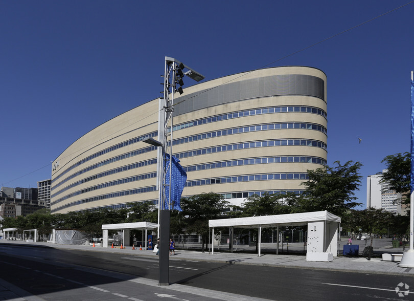 201 Av du Président-Kennedy, Montréal, QC en alquiler - Foto del edificio - Imagen 2 de 2