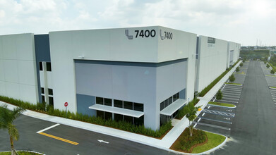 7400 NW 79th Ave, Medley, FL en alquiler Foto del edificio- Imagen 1 de 9