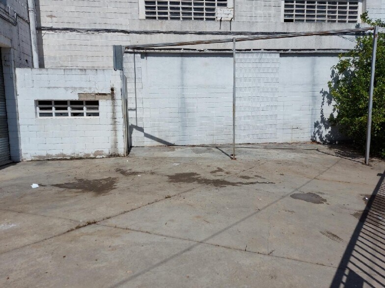 Nave en Ripollet, Barcelona en venta - Foto del edificio - Imagen 3 de 3