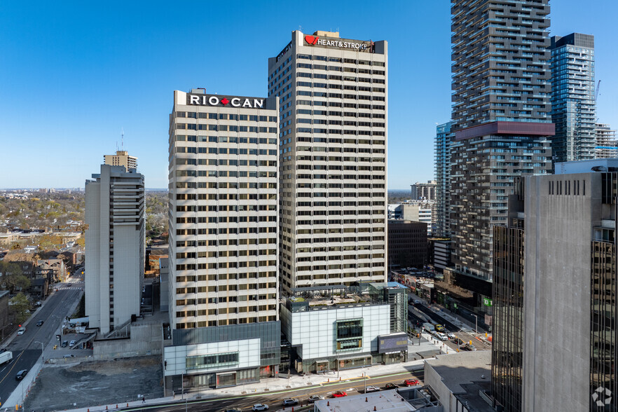 2300 Yonge St, Toronto, ON en alquiler - Foto del edificio - Imagen 1 de 6