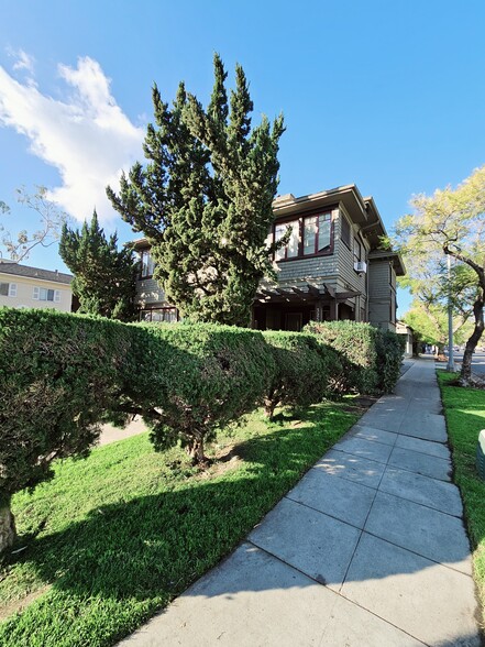 325 S Los Robles Ave, Pasadena, CA en venta - Foto del edificio - Imagen 3 de 6