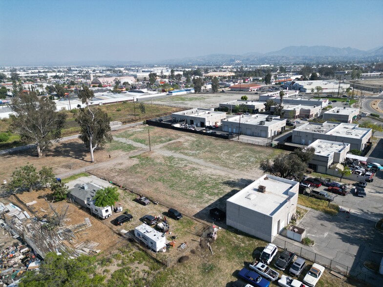 451 S Berkeley Ave, San Bernardino, CA en alquiler - Foto del edificio - Imagen 1 de 8