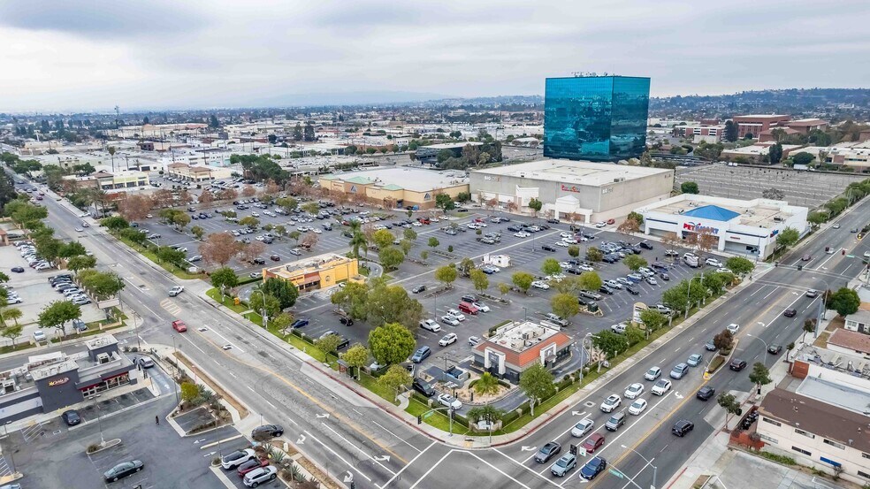 2500-2588 W Commonwealth Ave, Alhambra, CA en alquiler - Foto del edificio - Imagen 2 de 7