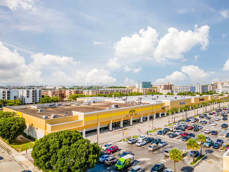 1700 W 49th St, Hialeah, FL en alquiler - Foto del edificio - Imagen 1 de 17