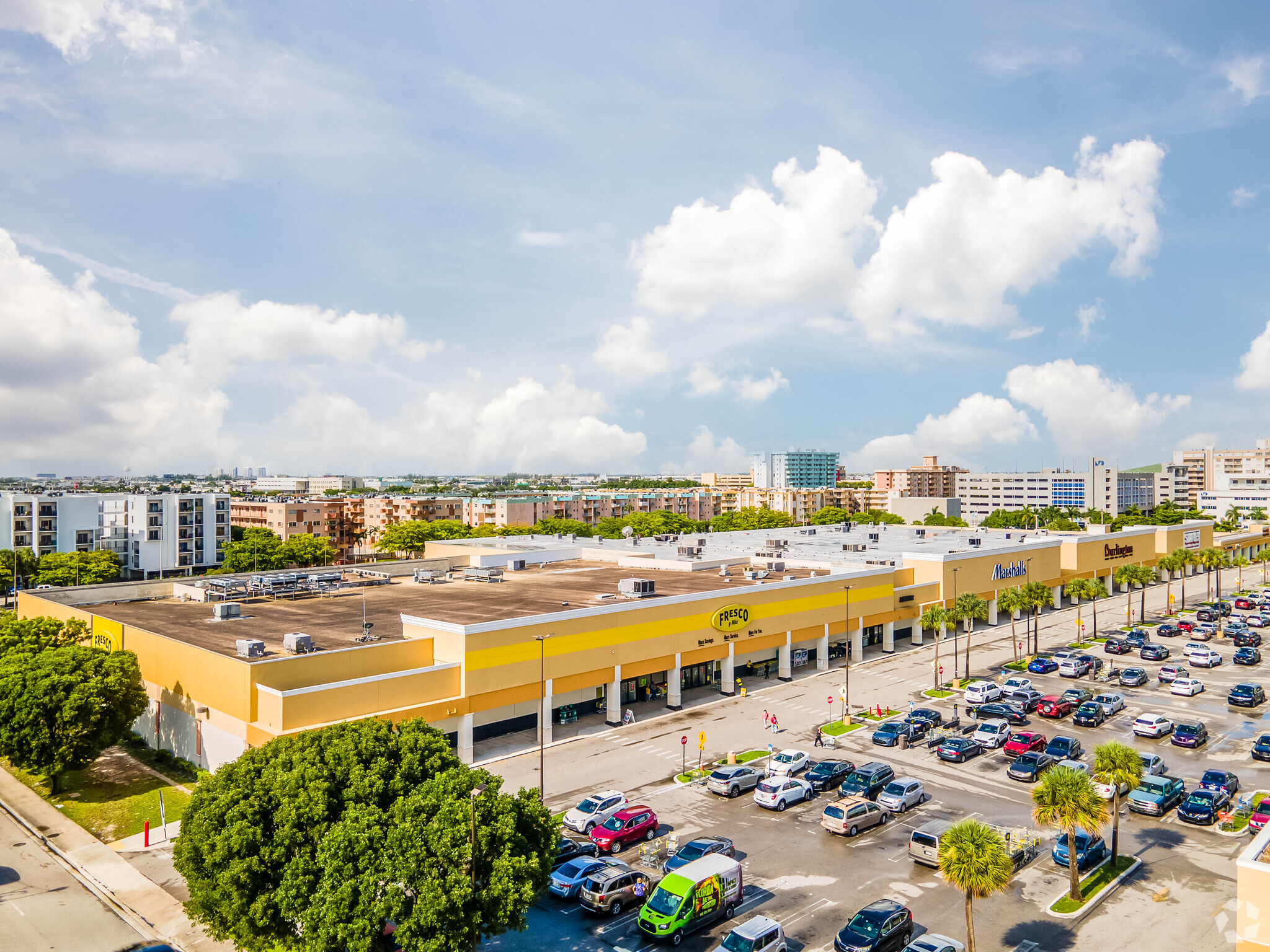 1700 W 49th St, Hialeah, FL en alquiler Foto del edificio- Imagen 1 de 18