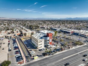 2870 S Maryland Pky, Las Vegas, NV - VISTA AÉREA  vista de mapa - Image1