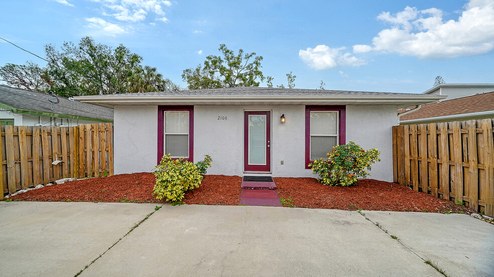 2106 Roselawn St, Sarasota, FL en venta - Foto principal - Imagen 1 de 34