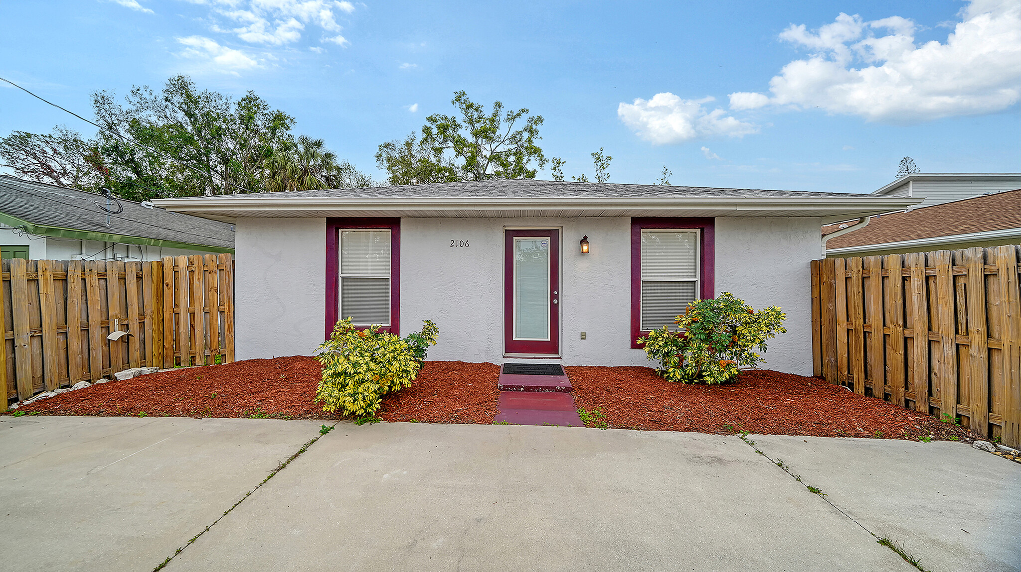 2106 Roselawn St, Sarasota, FL en venta Foto principal- Imagen 1 de 35