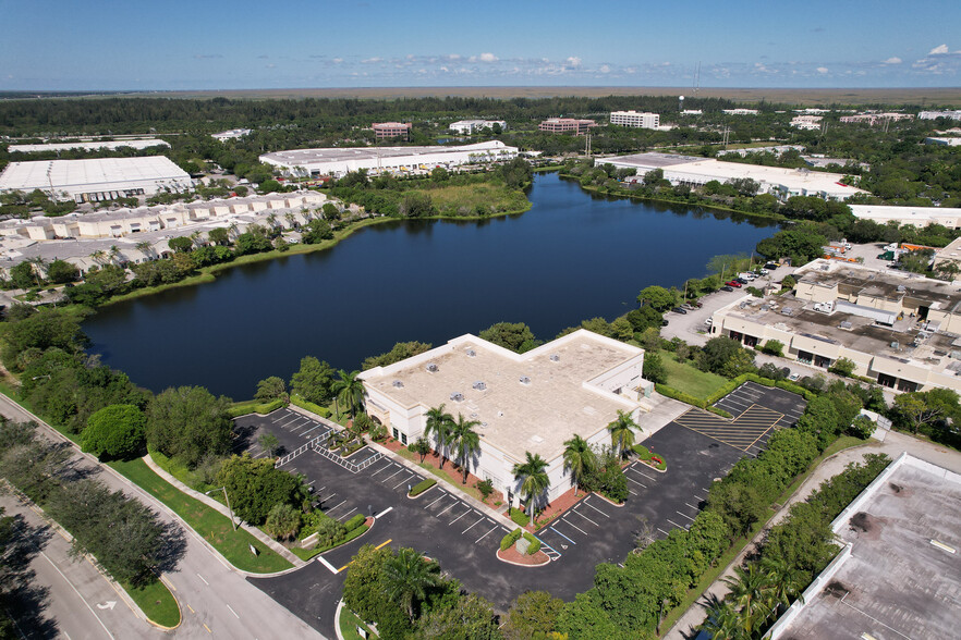 13951 NW 8th St, Sunrise, FL en venta - Foto del edificio - Imagen 1 de 15