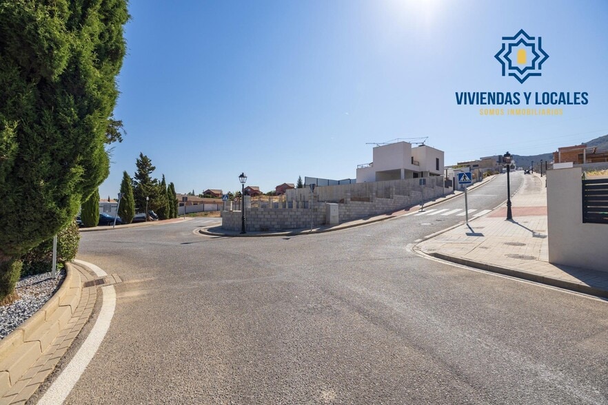 Calle Veleta, Dílar, Granada en venta - Foto del edificio - Imagen 3 de 21
