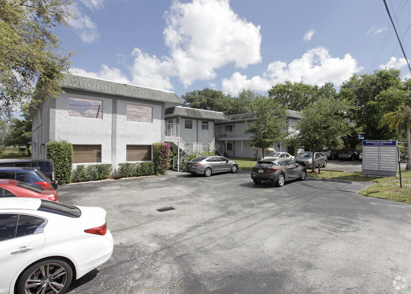 4485-4491 Stirling Rd, Davie, FL en alquiler - Foto principal - Imagen 2 de 14