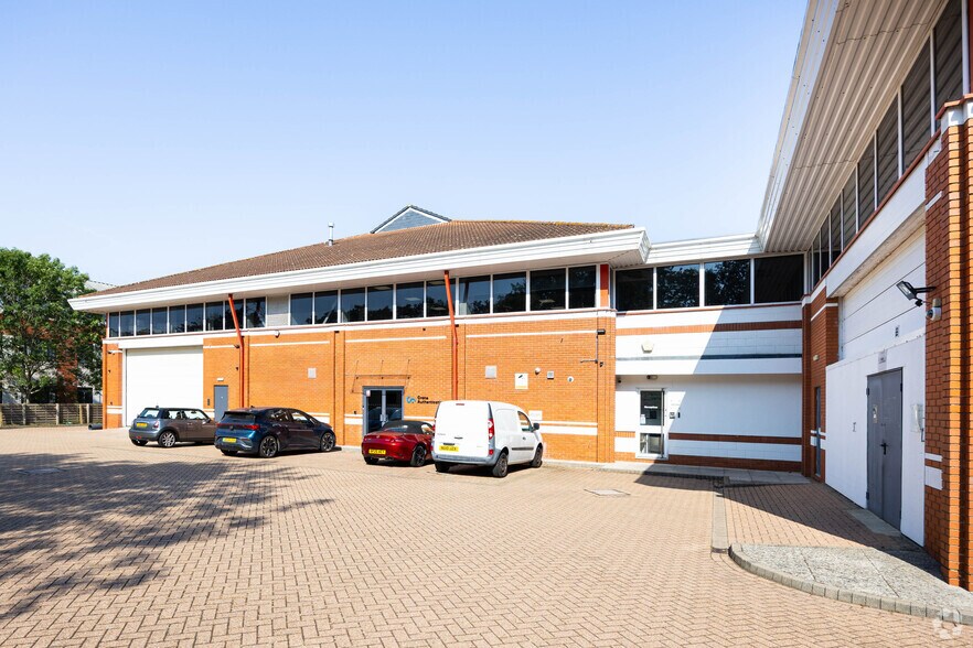 Crockford Ln, Chineham en alquiler - Foto del edificio - Imagen 3 de 3