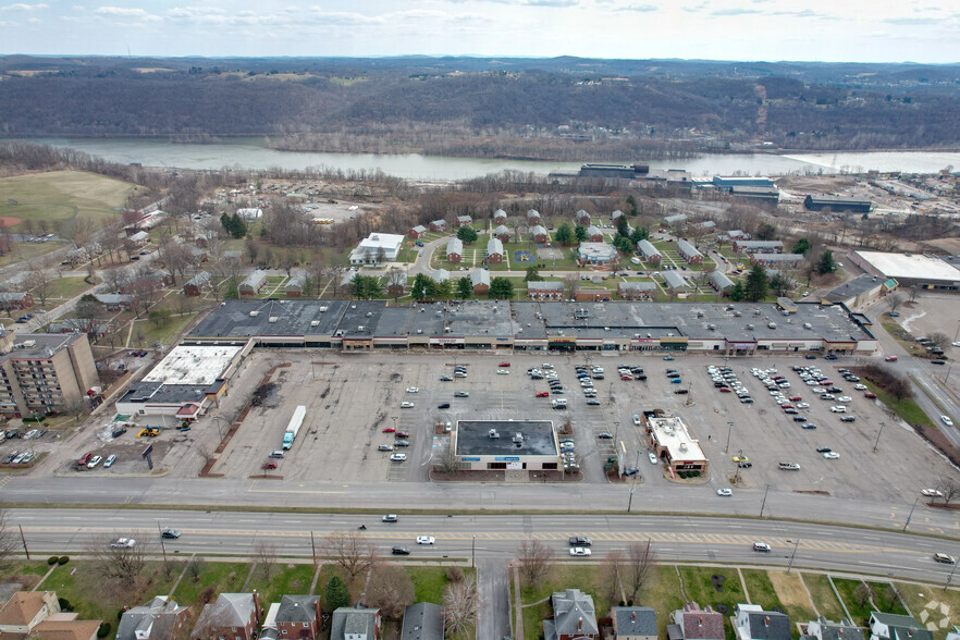 1616-1710 Pacific Ave, Natrona Heights, PA en alquiler - Vista aérea - Imagen 2 de 4