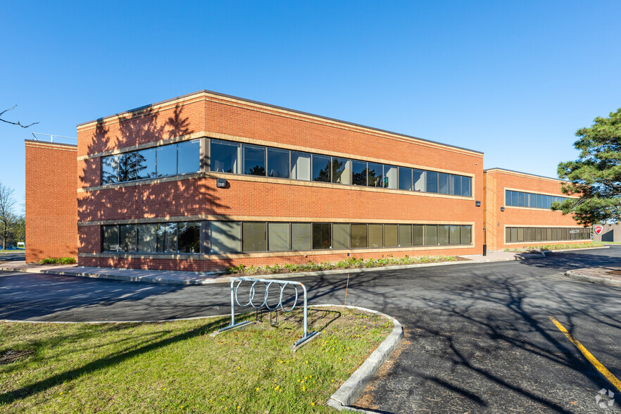 6 Gurdwara Rd, Ottawa, ON en alquiler - Foto del edificio - Imagen 2 de 3