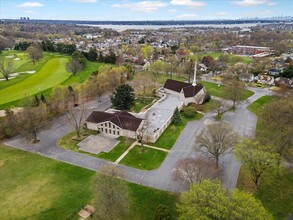 35 Middle Neck Rd, Port Washington, NY en alquiler Foto del edificio- Imagen 2 de 8