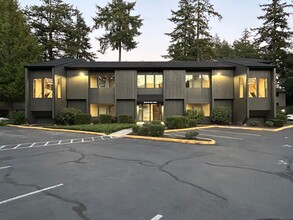 8930 SW Hall Blvd, Portland, OR en alquiler Foto del edificio- Imagen 1 de 5