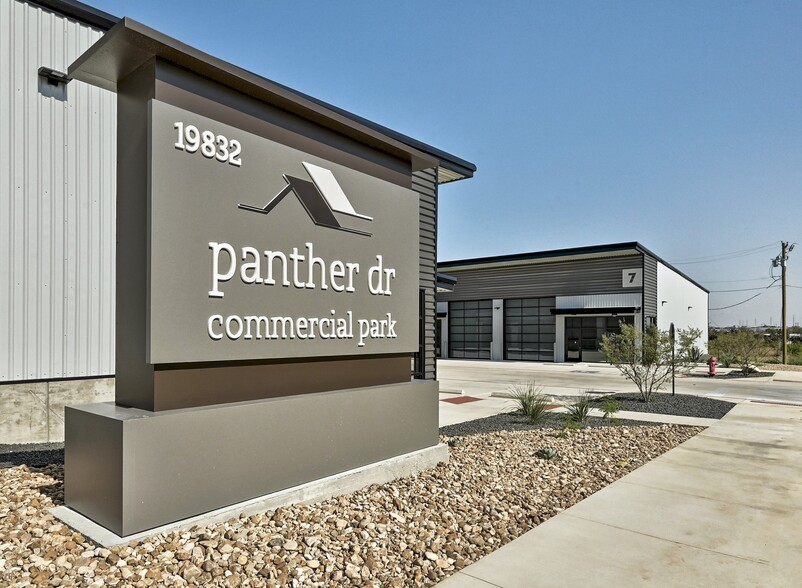 19830 Panther, Pflugerville, TX en alquiler - Foto del edificio - Imagen 1 de 13