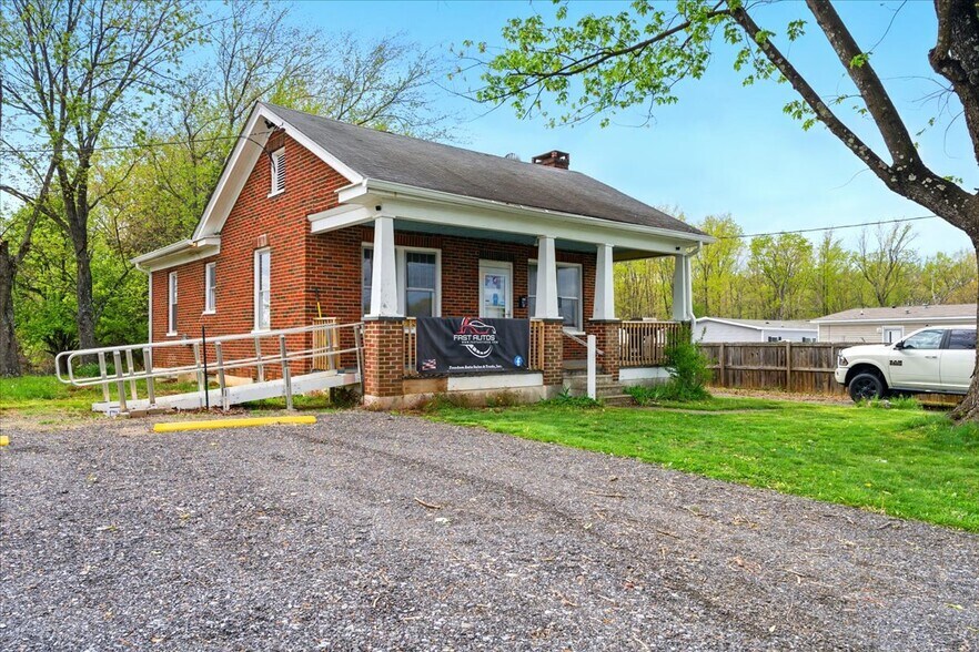 14176 Wards Rd, Lynchburg, VA en venta - Foto del edificio - Imagen 3 de 30