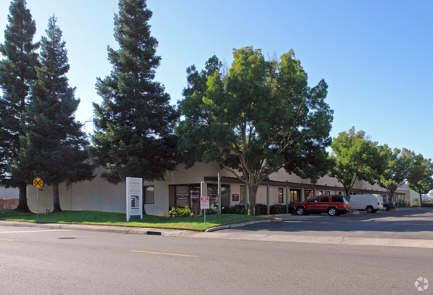 8270 Belvedere Ave, Sacramento, CA en alquiler - Foto principal - Imagen 1 de 5