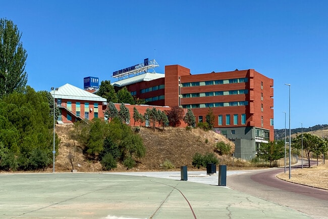 Más detalles de Autovía N II, Km 55, Guadalajara - Hoteles y hospedaje en venta