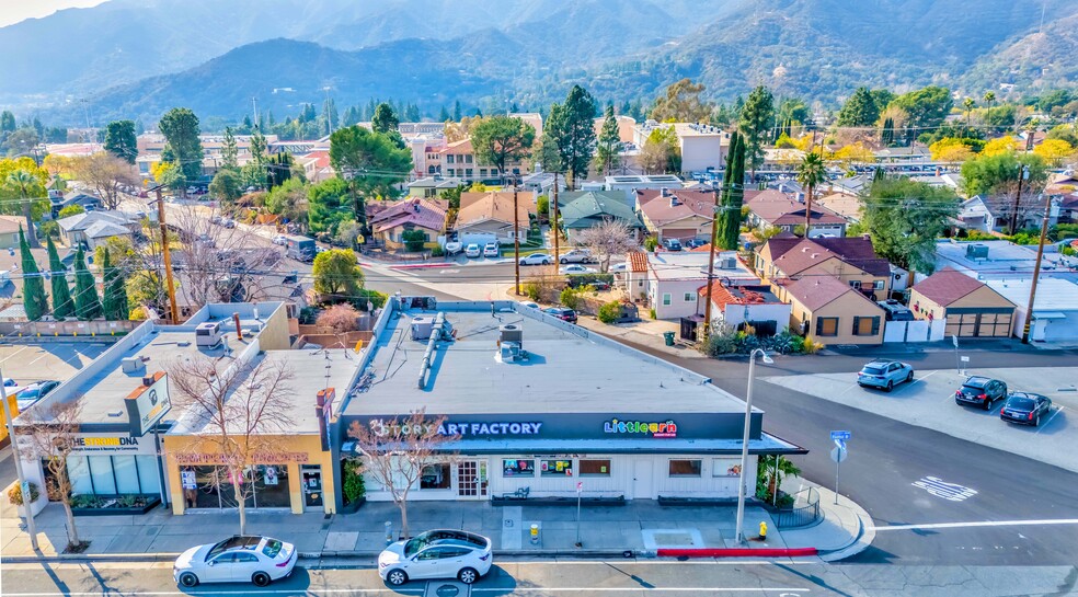 2870 Foothill Blvd, La Crescenta, CA en venta - Foto del edificio - Imagen 1 de 29