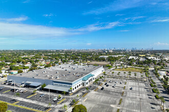 1313 NW 167th St, Miami, FL - VISTA AÉREA  vista de mapa