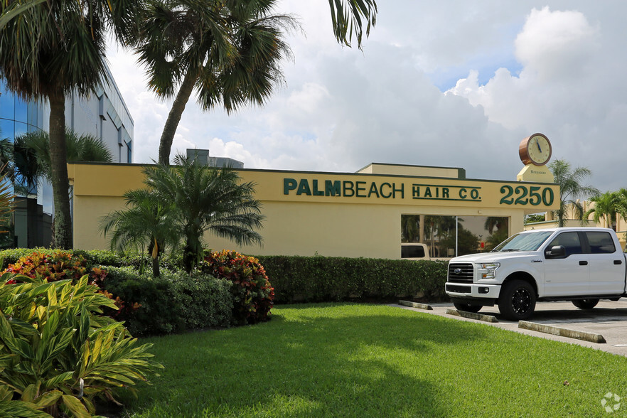 2250-2260 Palm Beach Lakes Blvd, West Palm Beach, FL en alquiler - Foto principal - Imagen 1 de 32