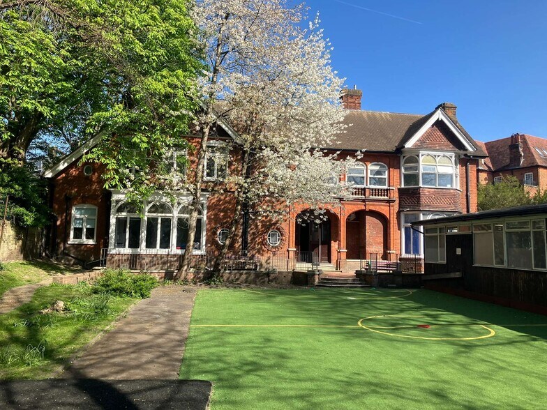 33 Daleham Gdns, London en venta - Foto del edificio - Imagen 3 de 5