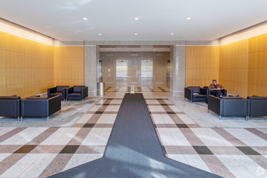 777 Hornby St, Vancouver, BC en alquiler - Vestíbulo - Imagen 2 de 9