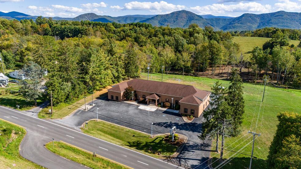 5874 N Lee Hwy, Fairfield, VA en venta - Foto del edificio - Imagen 1 de 46